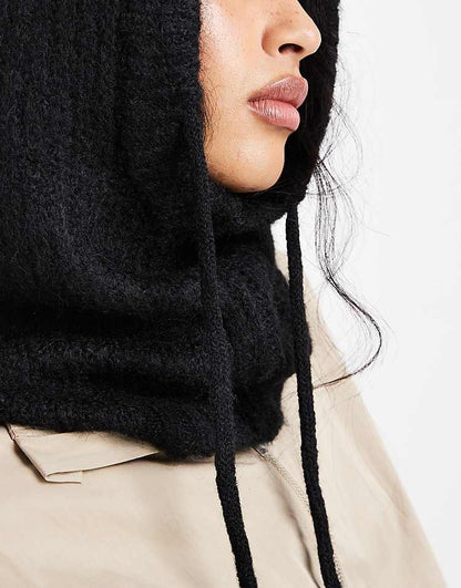 https://images.asos-media.com/products/pieces-oversized-balaclava-snood-in-black/209392670-2?$n_750w$&wid=750&fit=constrain