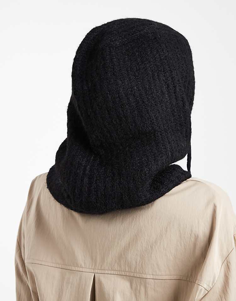 https://images.asos-media.com/products/pieces-oversized-balaclava-snood-in-black/209392670-3?$n_750w$&wid=750&fit=constrain