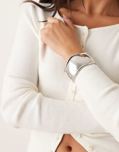 https://images.asos-media.com/products/asos-design-chunky-bangle-in-silver-tone/209395552-1-silver?$n_750w$&wid=750&fit=constrain