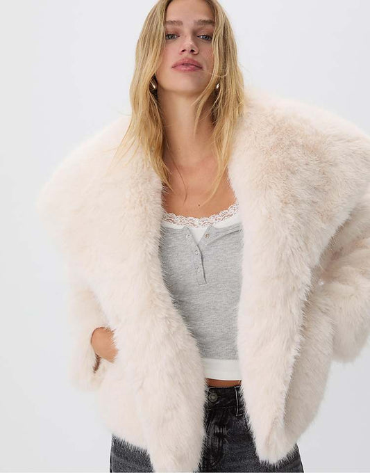 https://images.asos-media.com/products/stradivarius-cropped-faux-fur-jacket-in-ecru/209474109-1-ecru?$n_750w$&wid=750&fit=constrain