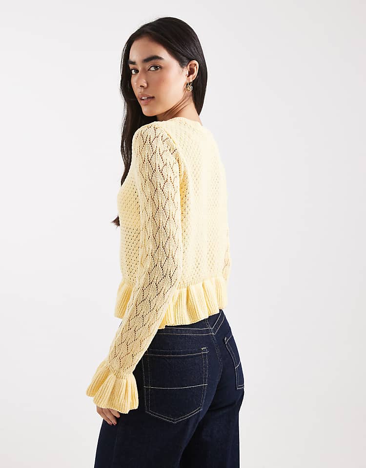 https://images.asos-media.com/products/miss-selfridge-peplum-knit-cardigan-in-buttermilk/209527481-4?$n_750w$&wid=750&fit=constrain