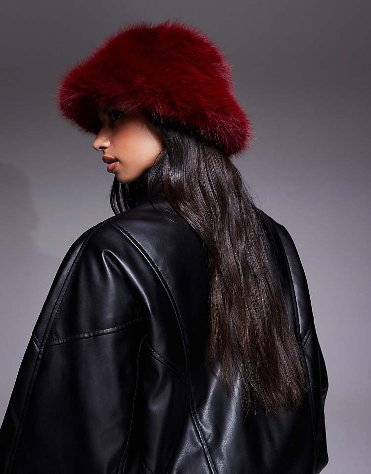 https://images.asos-media.com/products/kaiia-exclusive-faux-fur-bucket-hat-in-burgundy/209531487-2?$n_750w$&wid=750&fit=constrain