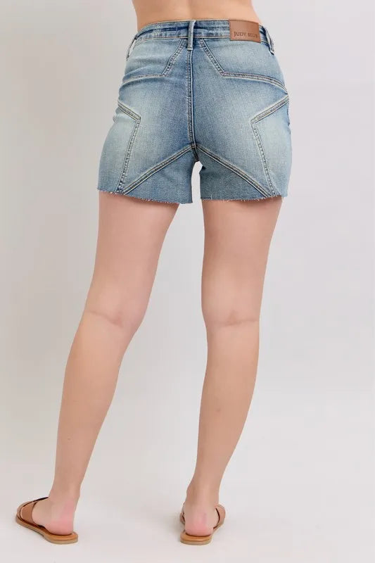 Judy Blue High Waist Star Seam Detail Denim Shorts MD / S MD / M MD / L MD / S-MD / M-MD / L-MD / 2XL-MD / 1XL-MD / 3XL-