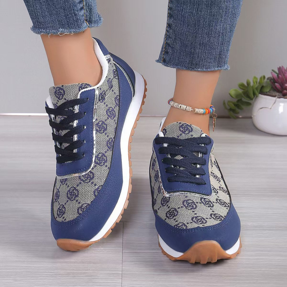 Floral Contrast Round Toe Athletic Navy