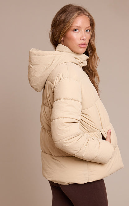 https://cdn-img.prettylittlething.com/4/d/4/f/4d4fd6a6640ace4bb1fb8c2b02aa85d1350f62b2_CNN9886_2_stone_hooded_puffer_jcket.jpg
