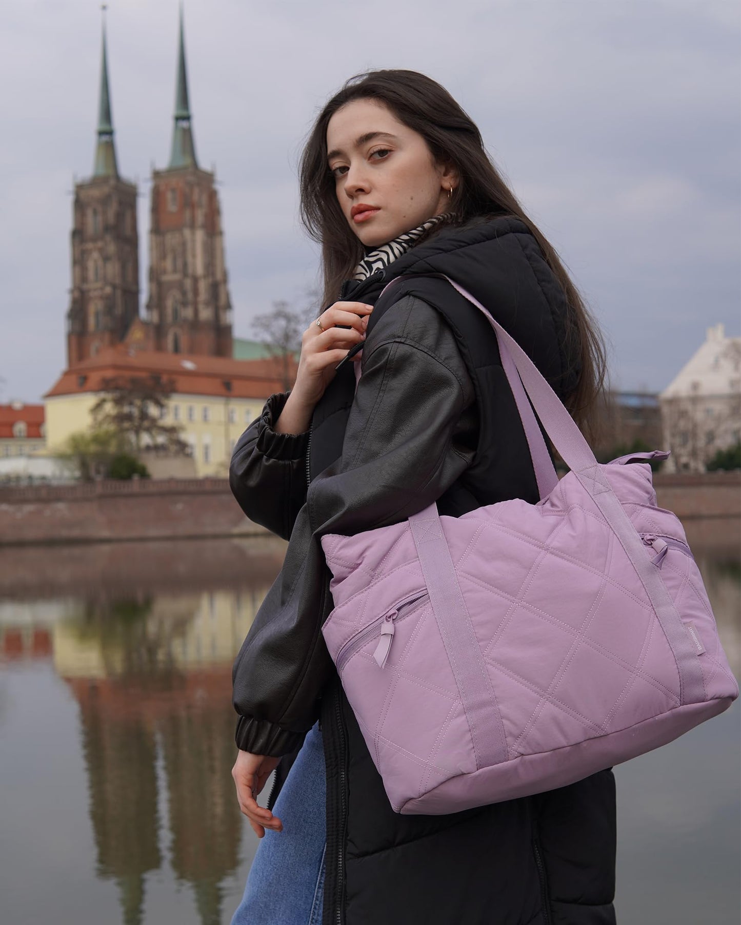 BAGSMART Crush Tote Bag for Women, 20L Puffer Work Tote with Zipper, Travel Essentials Quilted Nurse Hospital Bag