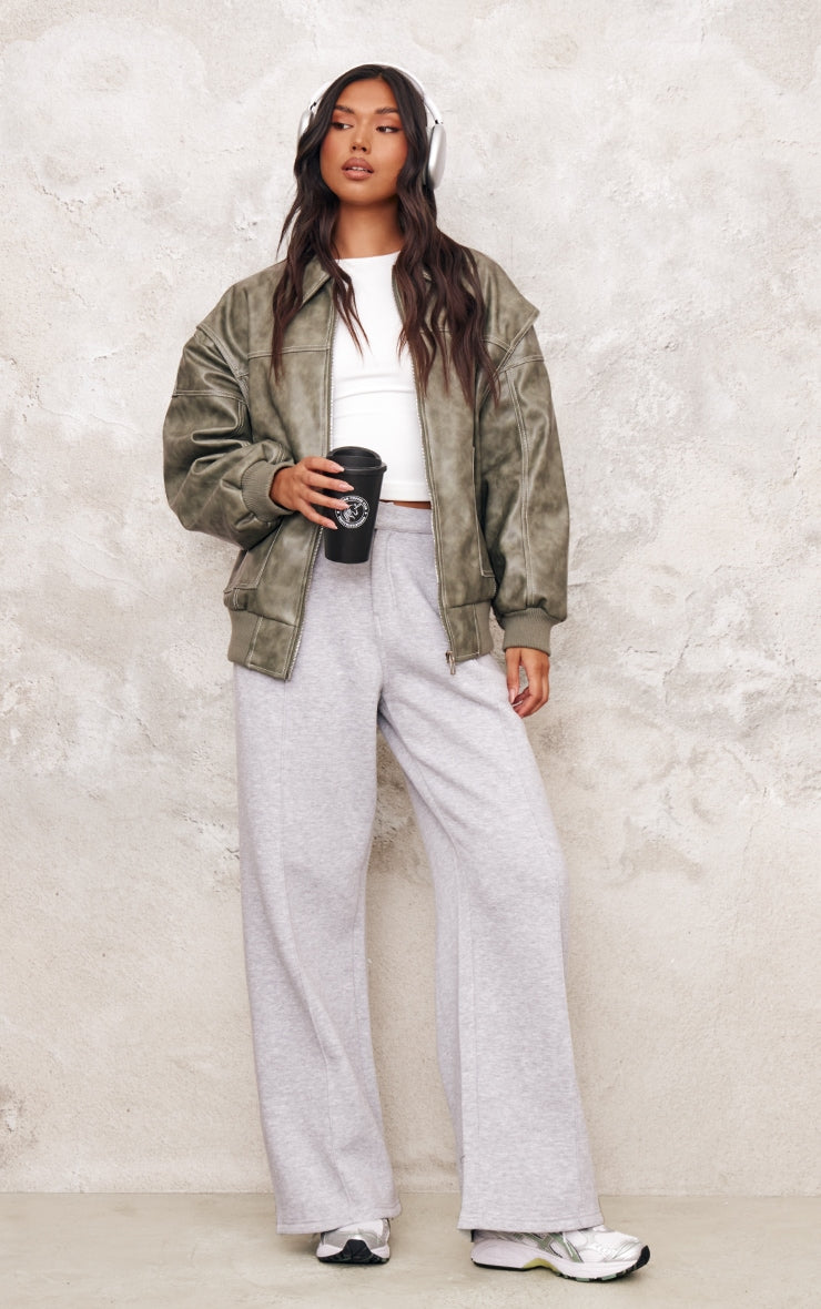 https://cdn-img.prettylittlething.com/7/b/a/6/7ba6d7e7c54d819b4d30cd50b582133d9d686229_cnj4239_3.jpg