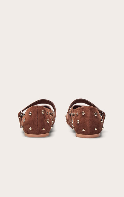 https://cdn-img.prettylittlething.com/8/1/5/3/81536579d93a172ea98275b27dbe65d16e83eb9c_CNN8738_4_tan_faux_suede_gold_studded_ballet_pump.jpg