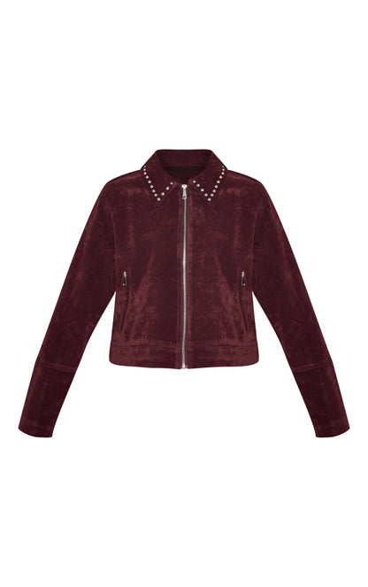 https://cdn-img.prettylittlething.com/9/4/3/e/943e20669e940af6dc29177729e6e2dfa05afa14_CNN8420_5_burgundy_studded_detail_faux_suede_zip_up_jacket.jpg
