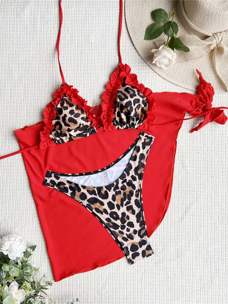 Chic Two-Piece Floral Print Bikini Set for a Stylish Beach Look