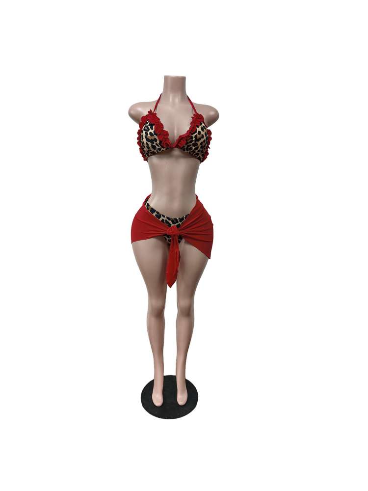 Chic Two-Piece Floral Print Bikini Set for a Stylish Beach Look Red
