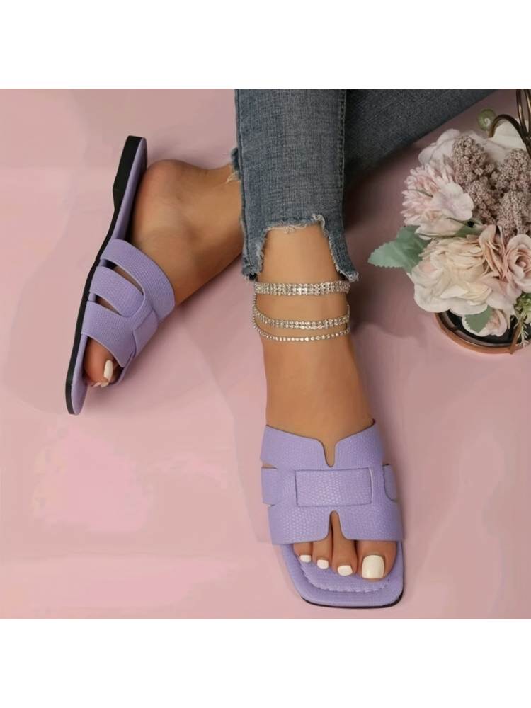 Cozy Chic: Women's Plush Slip-On Slippers for Ultimate Comfort
