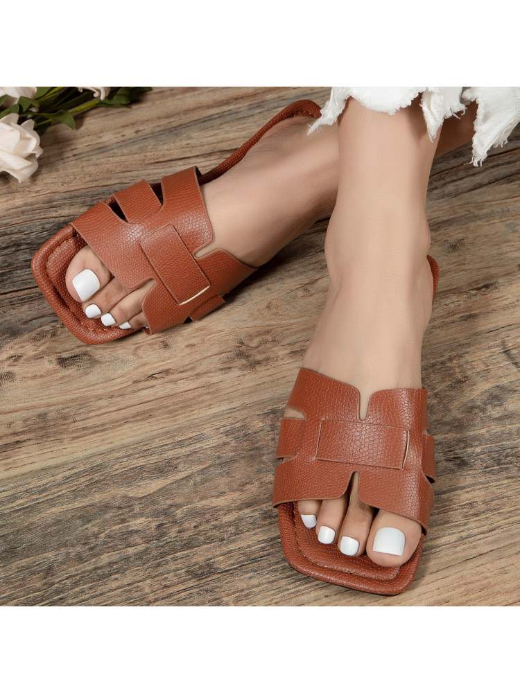 Cozy Chic: Women's Plush Slip-On Slippers for Ultimate Comfort