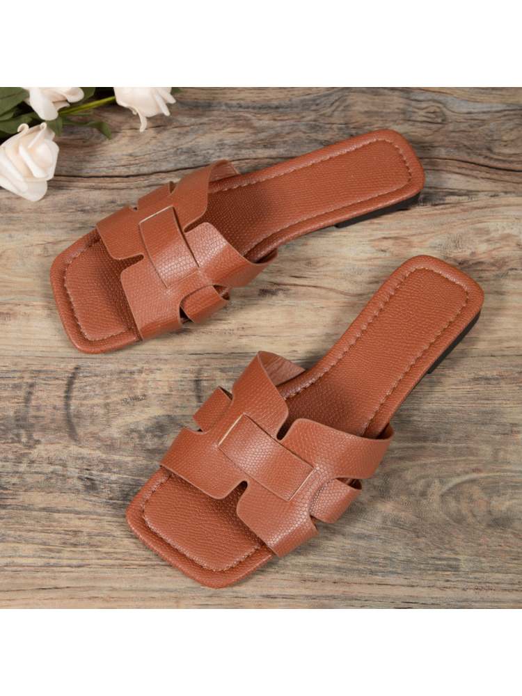 Cozy Chic: Women's Plush Slip-On Slippers for Ultimate Comfort