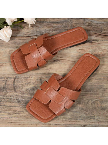 Cozy Chic: Women's Plush Slip-On Slippers for Ultimate Comfort