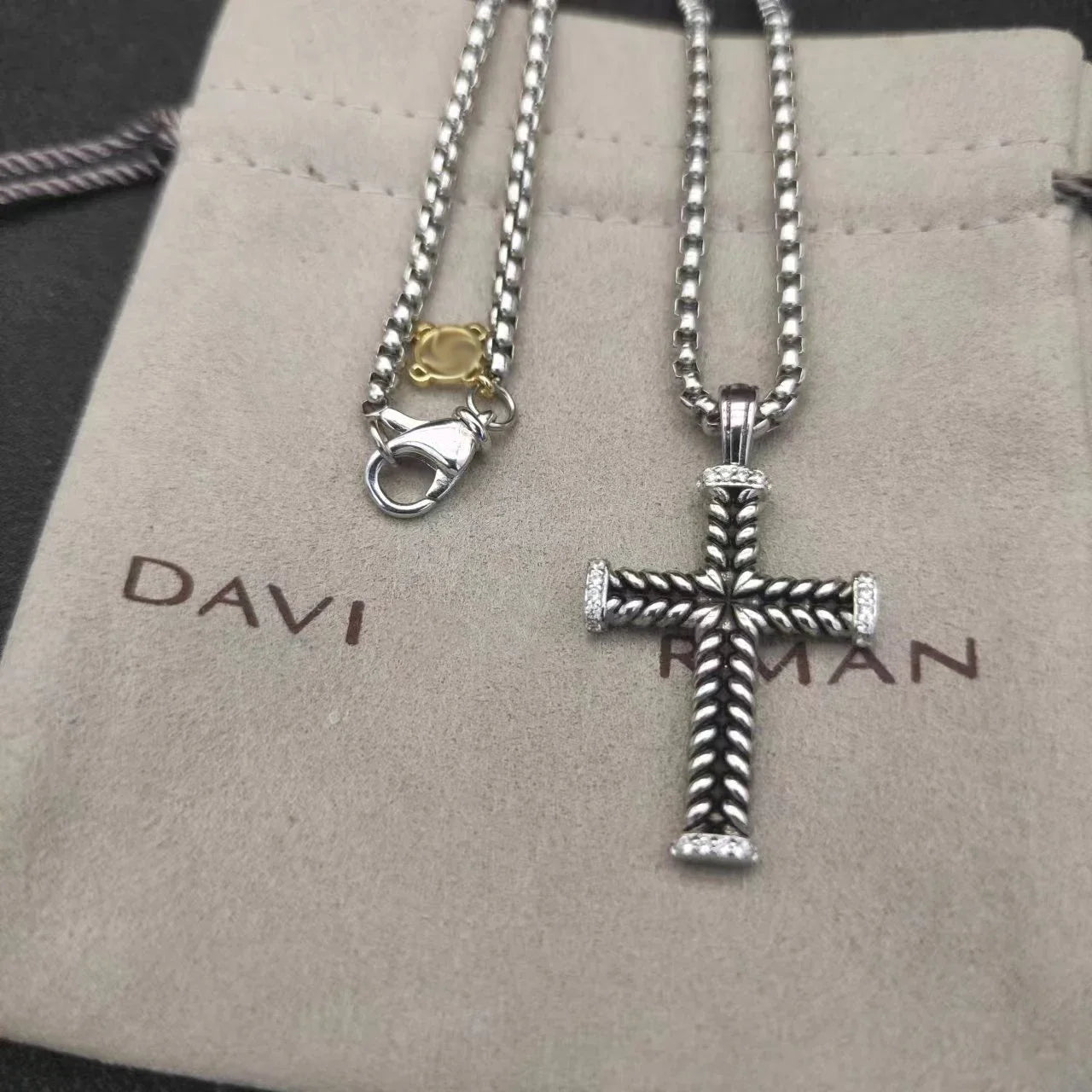 2025 New DY Classic Pendant Necklaces Elegant Versatile Designs for Suitable for Both Men and Women