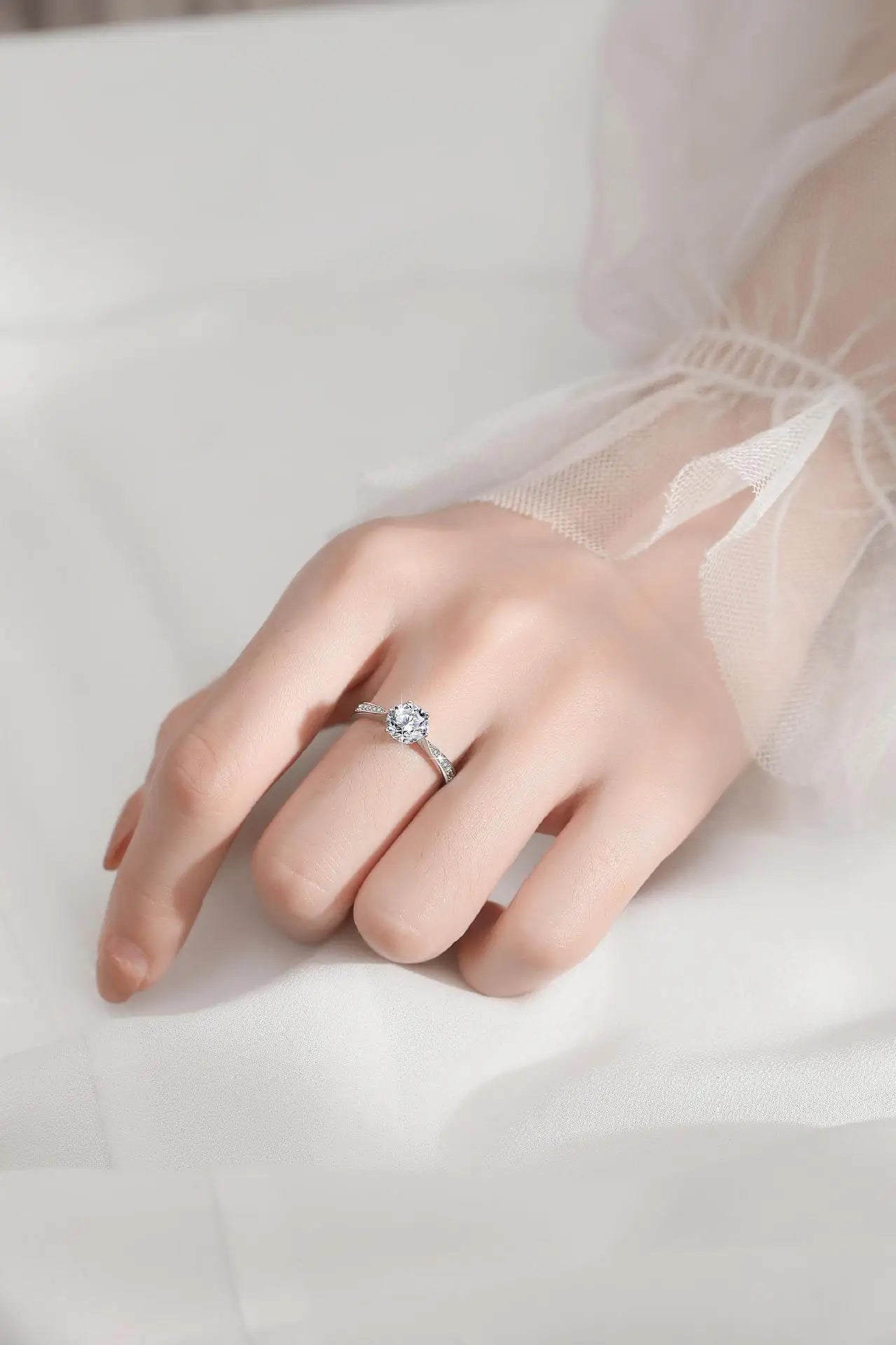 Women's PT950 Platinum round Six-Prong Ring with 3Ct Moissanite High-Purity Texture 3CT Striking Top High-End Gift