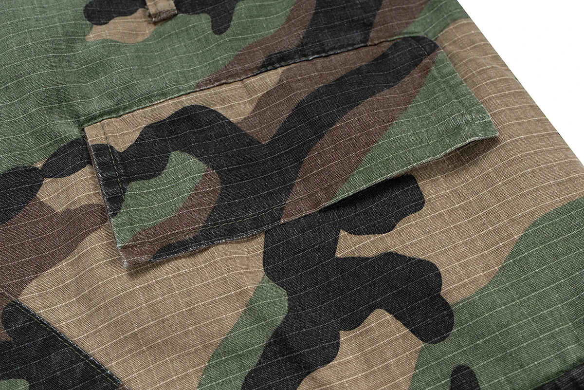 Silhouette Camouflage Cargo Cropped Shorts for Men Wide Leg Patchwork Baggy Over Knee Pants