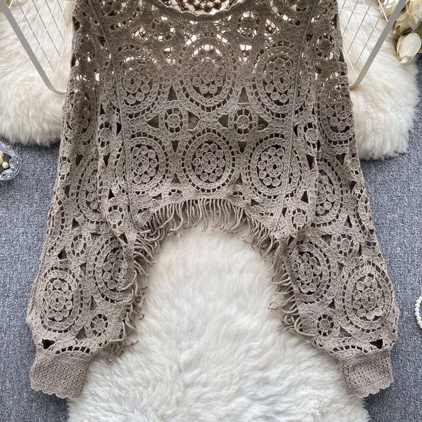 Casual Loose Knitting Top O Neck Hook Flower Hollow Long Sleeved Tassel Design Fashion French Vintage Blouse