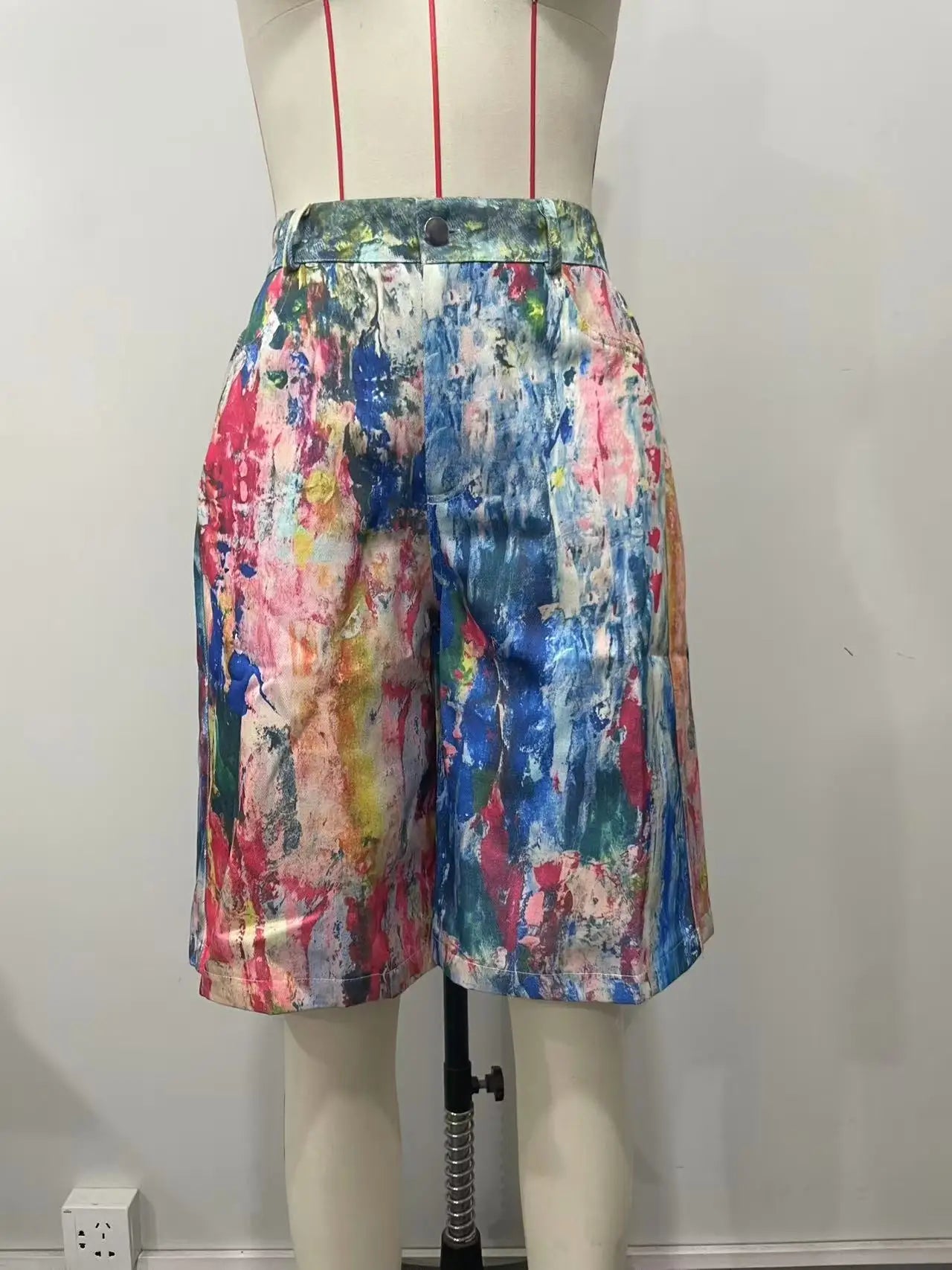 Women's Pockets Graffiti Shorts Polyester Mid Waist Shorts