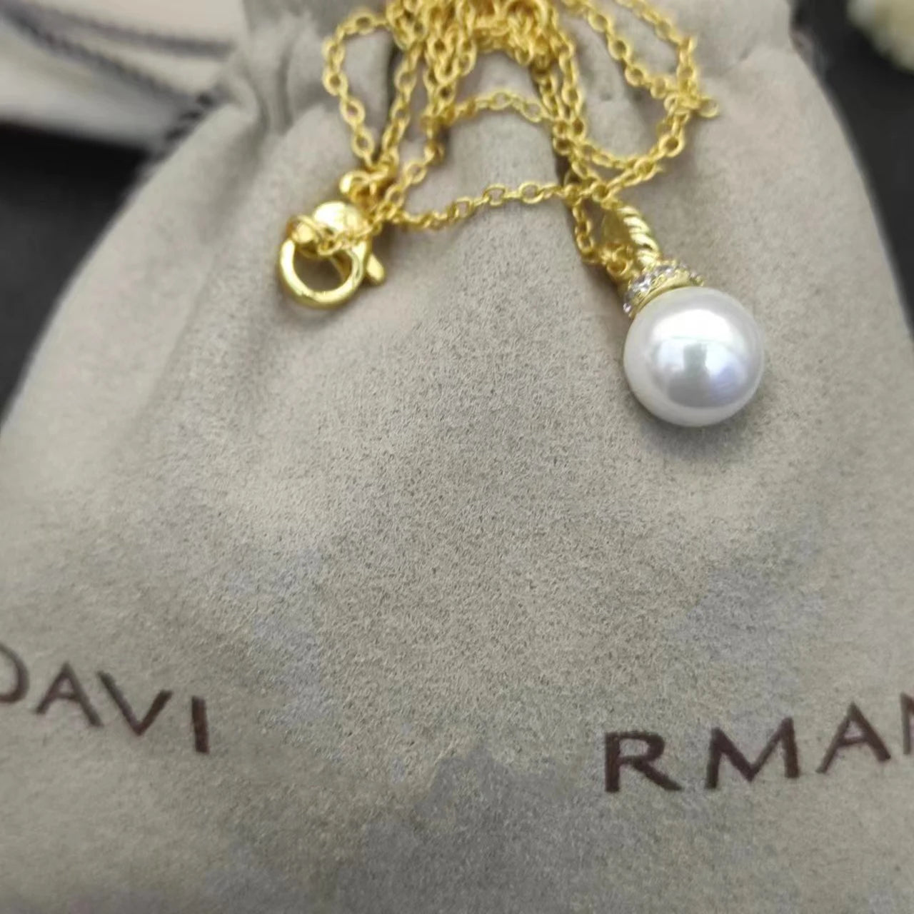 2025 New DY Classic Pendant Necklaces Elegant Versatile Designs for Suitable for Both Men and Women