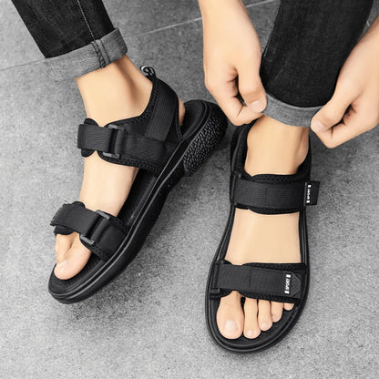 A Pair of Non-Slip Men's Sandals Wear-Resistant Breathable Simple White-Soled
