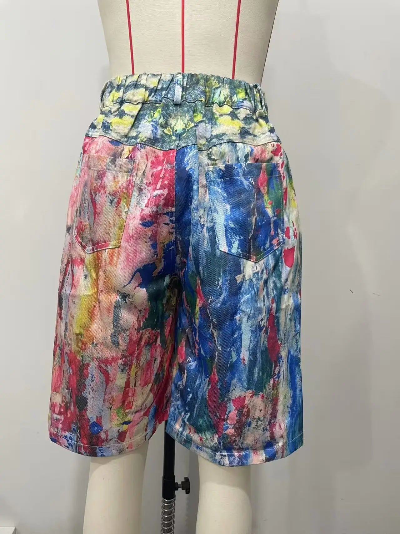 Women's Pockets Graffiti Shorts Polyester Mid Waist Shorts