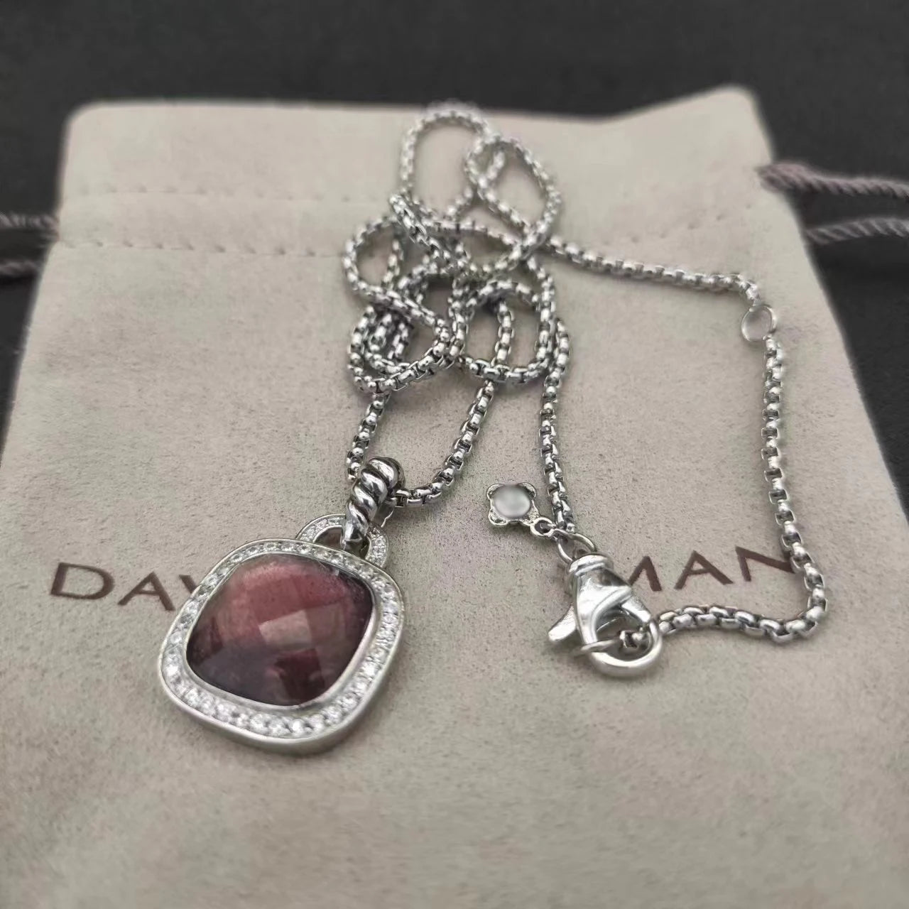 2025 New DY Classic Pendant Necklaces Elegant Versatile Designs for Suitable for Both Men and Women