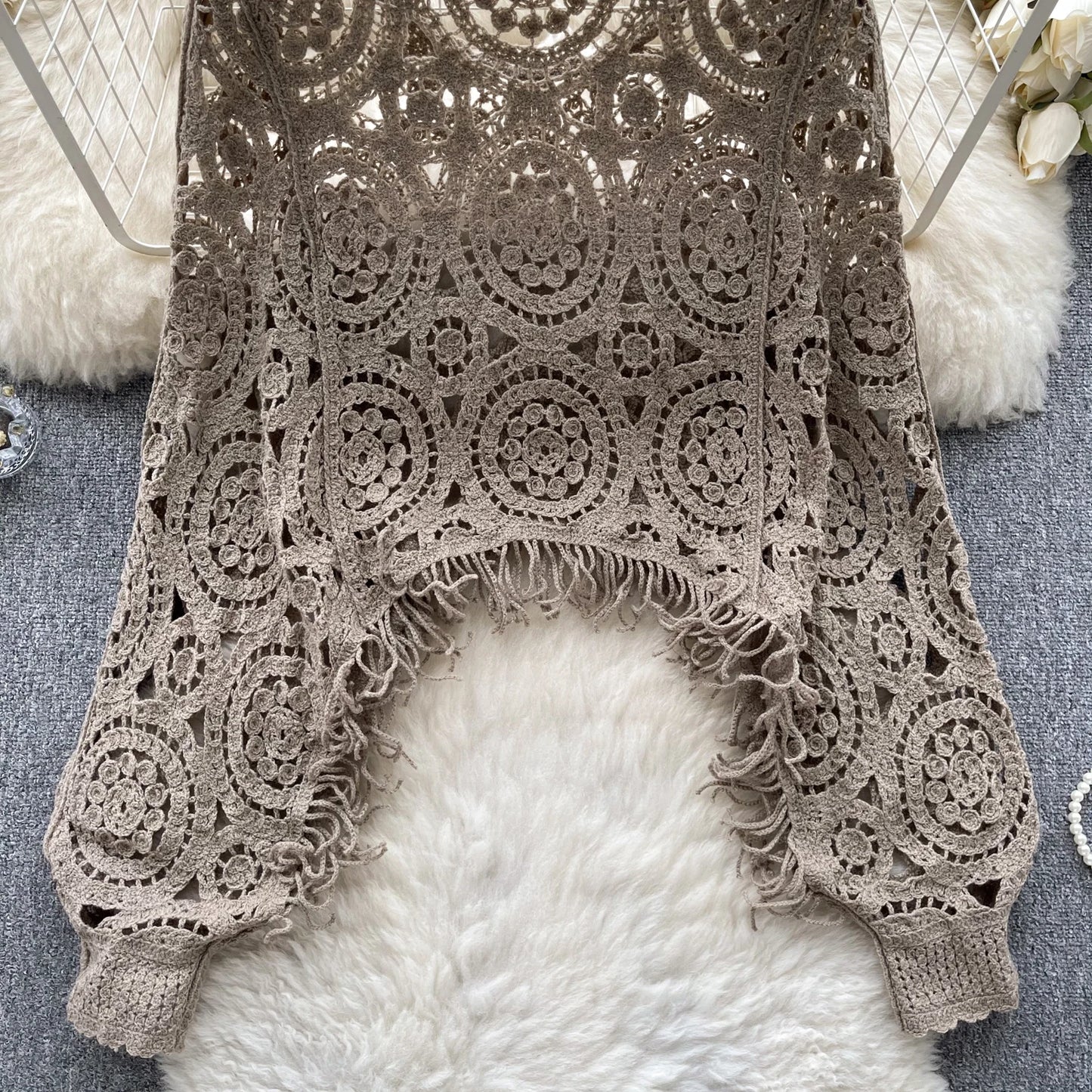 Casual Loose Knitting Top O Neck Hook Flower Hollow Long Sleeved Tassel Design Fashion French Vintage Blouse