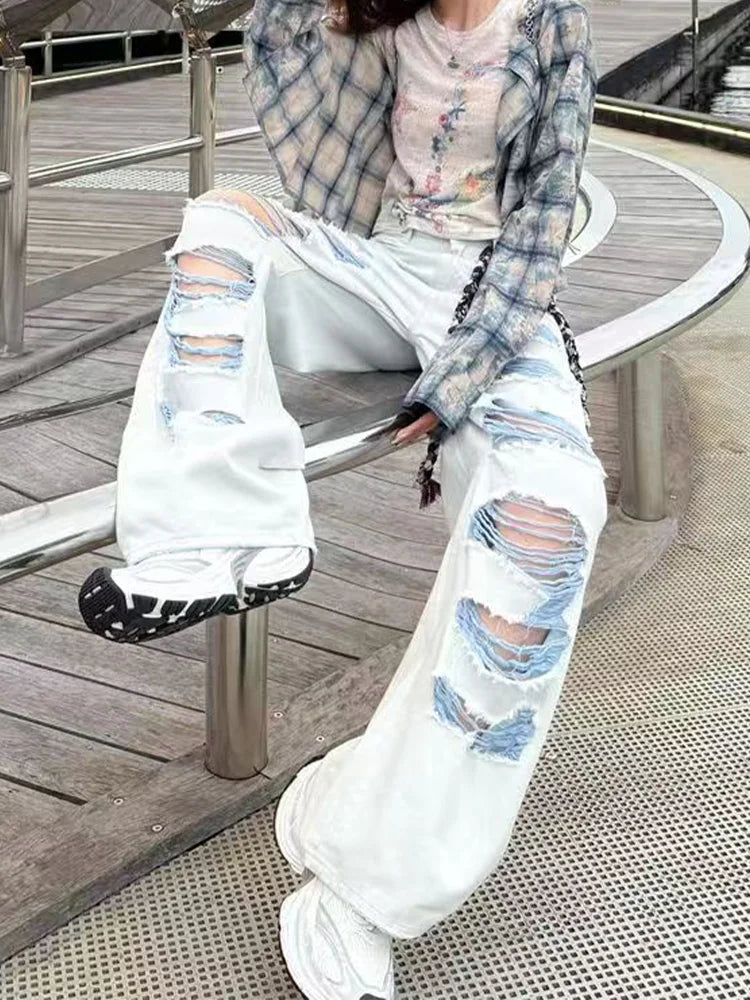 Women's White Ripped Jeans Y2K Korean Version Fashionable Streetwear Spicy Girl Sexy Aesthetic Casual Retro Denim Pants Clothing