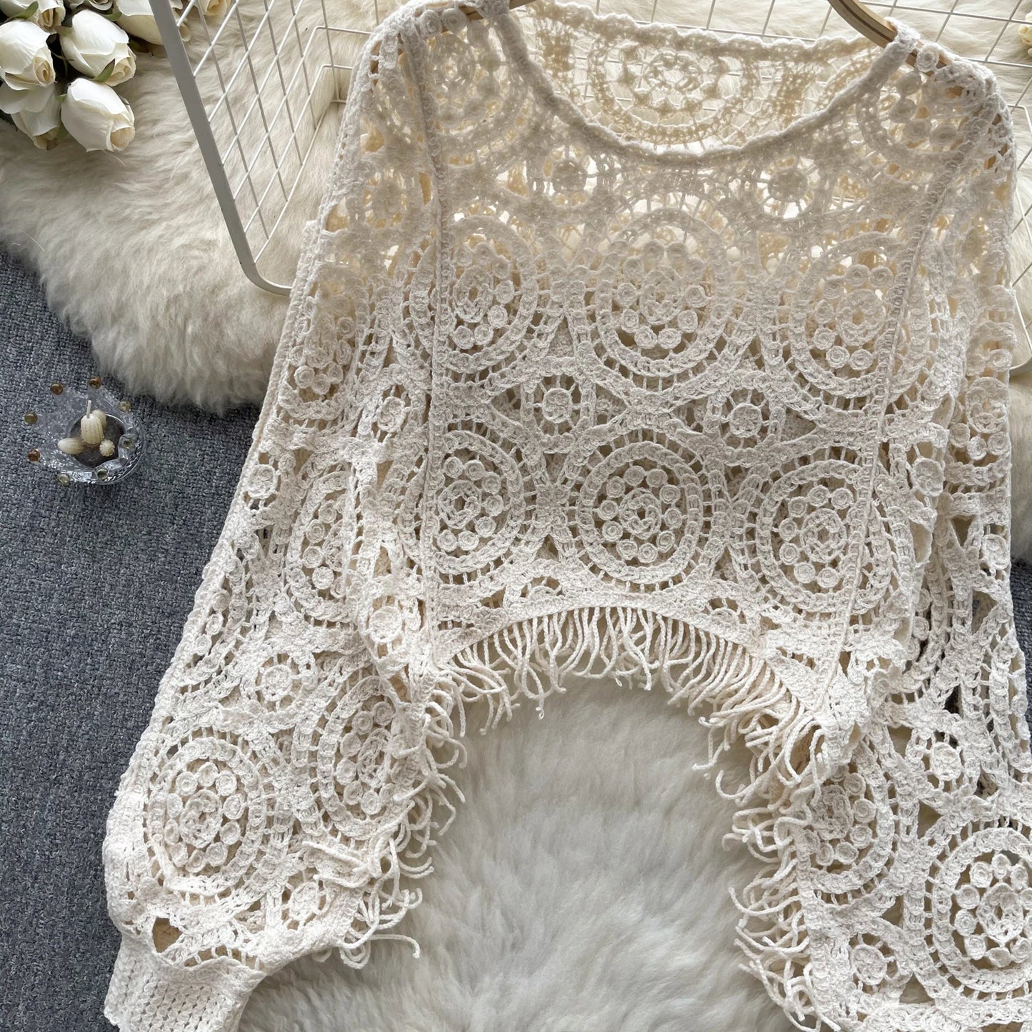 Casual Loose Knitting Top O Neck Hook Flower Hollow Long Sleeved Tassel Design Fashion French Vintage Blouse