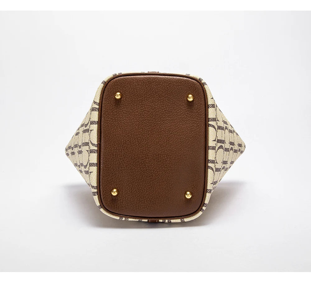 CH Large Capacity Daily Commuter Crossbody Bag Fashion Letter Print Design Ladies Temperament Shoulder Bag Versatile Premium