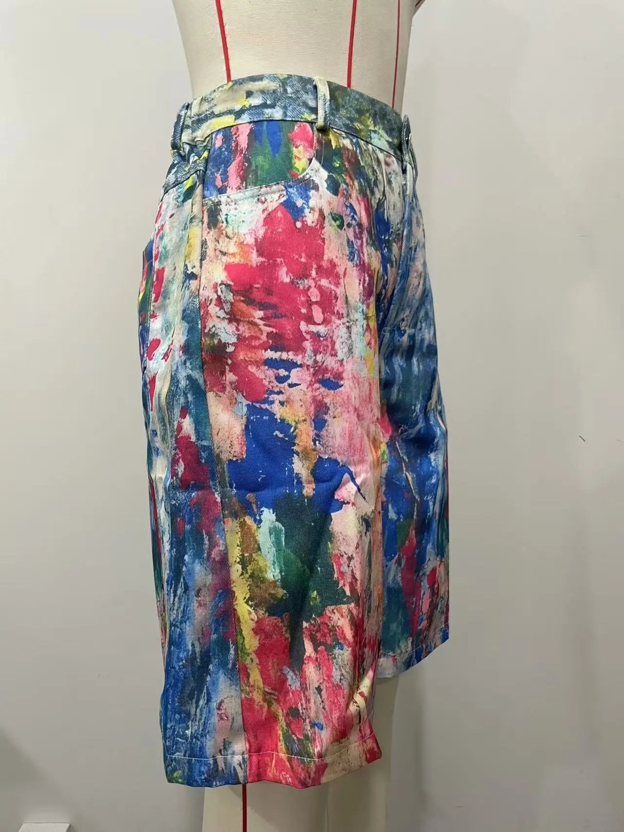 Women's Pockets Graffiti Shorts Polyester Mid Waist Shorts