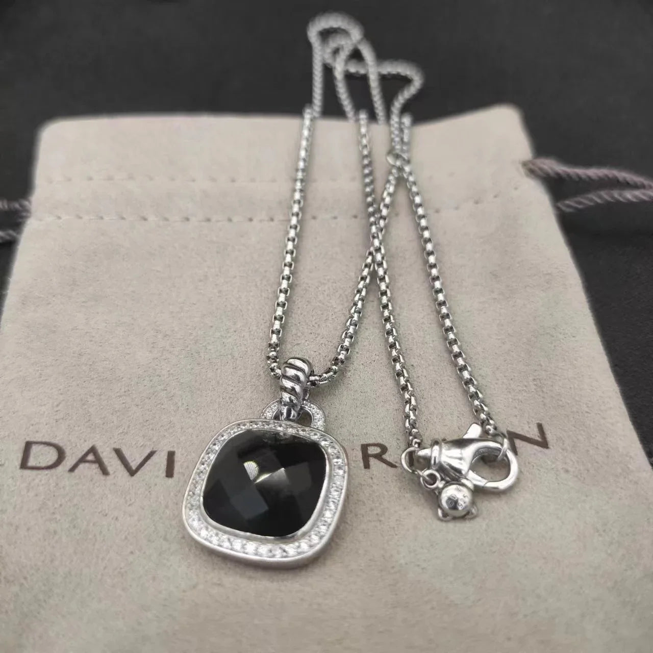 2025 New DY Classic Pendant Necklaces Elegant Versatile Designs for Suitable for Both Men and Women