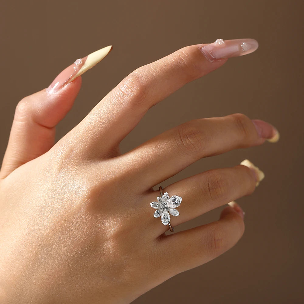 ATTAGEMS 925 Sterling Silver Luxury Women Ring Flowers DVVS1 Moissanite Pear-cut Classical Band Engagement Wedding Fine Jewelry
