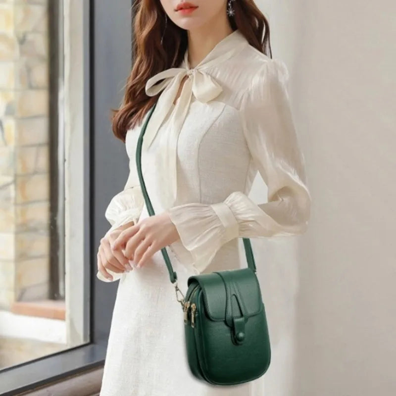 Women's Bag Mobile Phone Bag One-Shoulder Crossbody Bag is fashionable and versatile