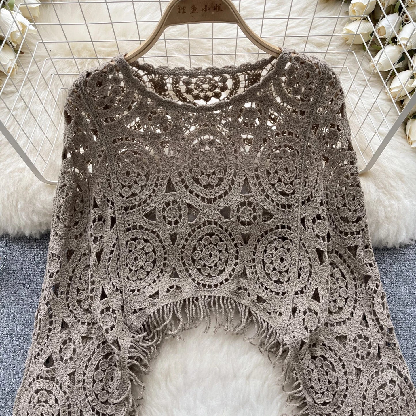 Casual Loose Knitting Top O Neck Hook Flower Hollow Long Sleeved Tassel Design Fashion French Vintage Blouse