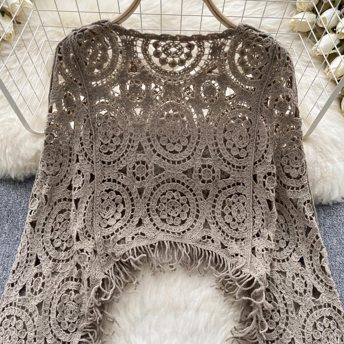 Casual Loose Knitting Top O Neck Hook Flower Hollow Long Sleeved Tassel Design Fashion French Vintage Blouse