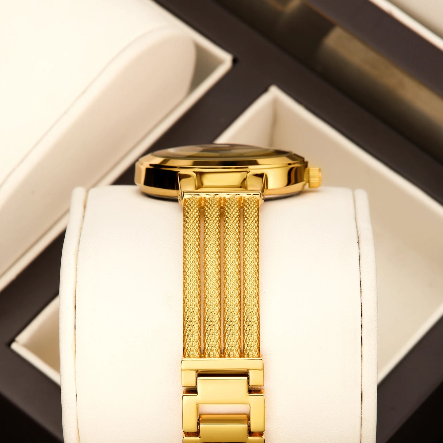 Ladies Quartz Watch Rhinestone Analog Scale Luxury Gold Watch Skeleton Wristband Gift Boxed