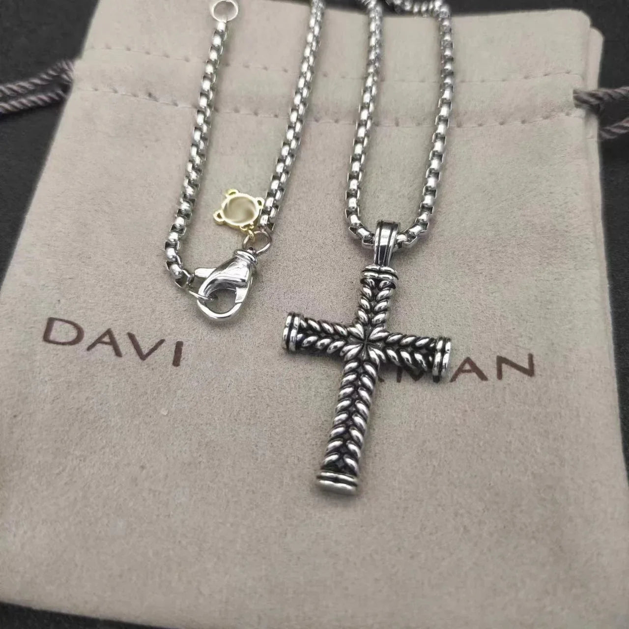 2025 New DY Classic Pendant Necklaces Elegant Versatile Designs for Suitable for Both Men and Women