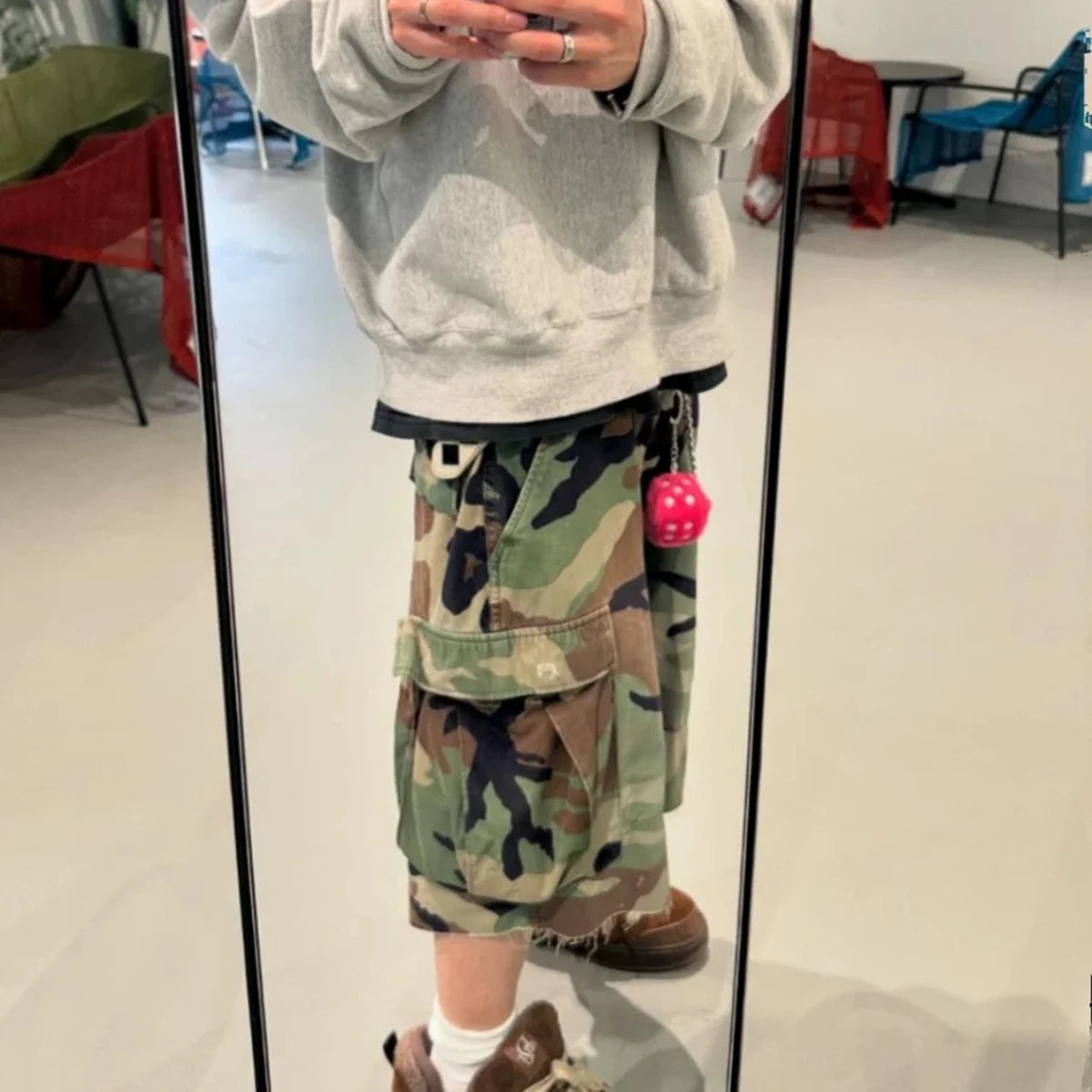 Silhouette Camouflage Cargo Cropped Shorts for Men Wide Leg Patchwork Baggy Over Knee Pants