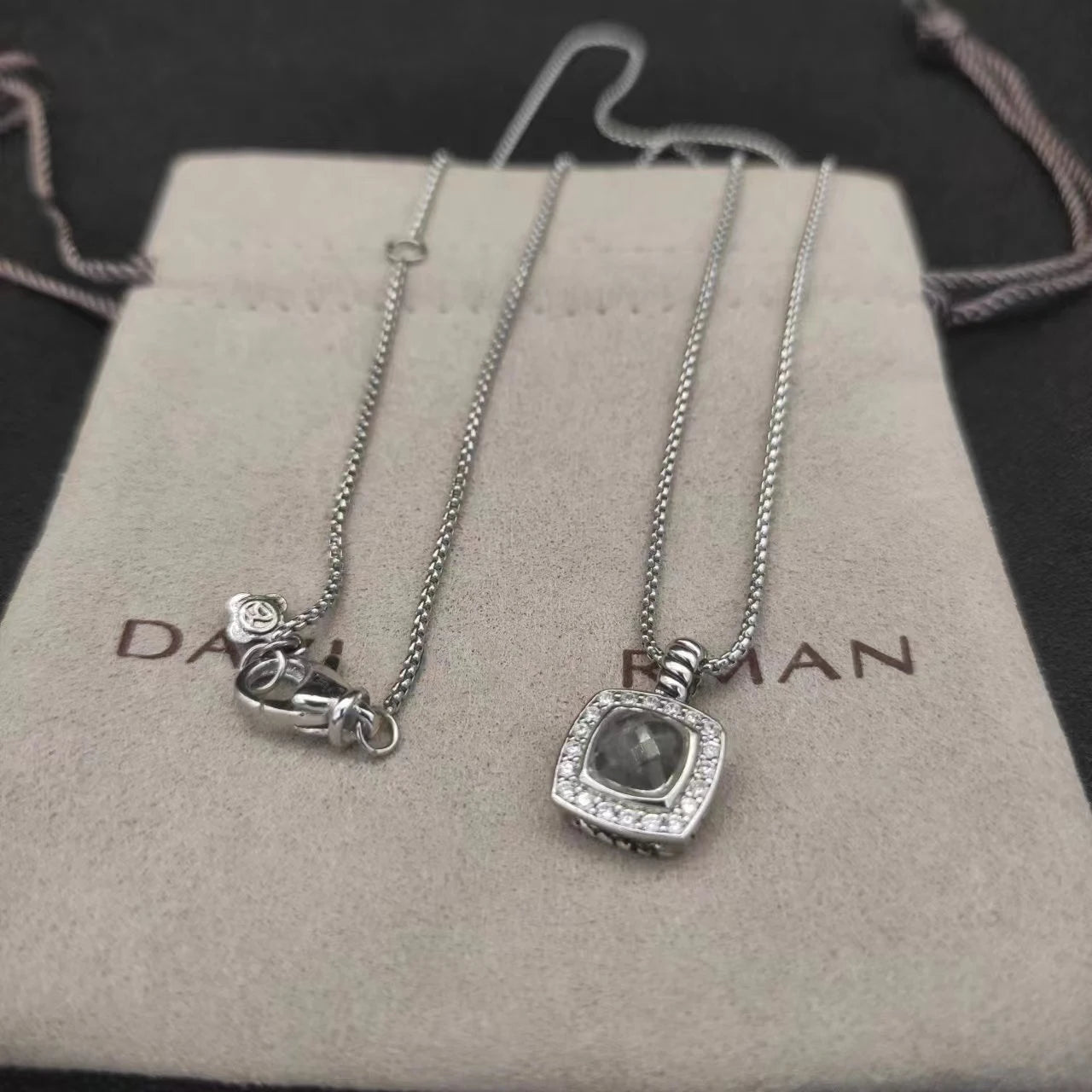 2025 New DY Classic Pendant Necklaces Elegant Versatile Designs for Suitable for Both Men and Women