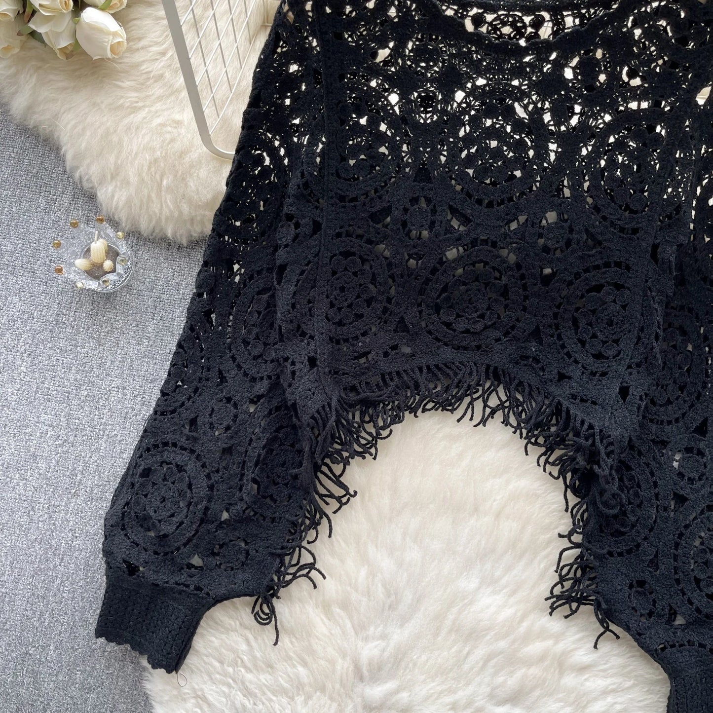 Casual Loose Knitting Top O Neck Hook Flower Hollow Long Sleeved Tassel Design Fashion French Vintage Blouse