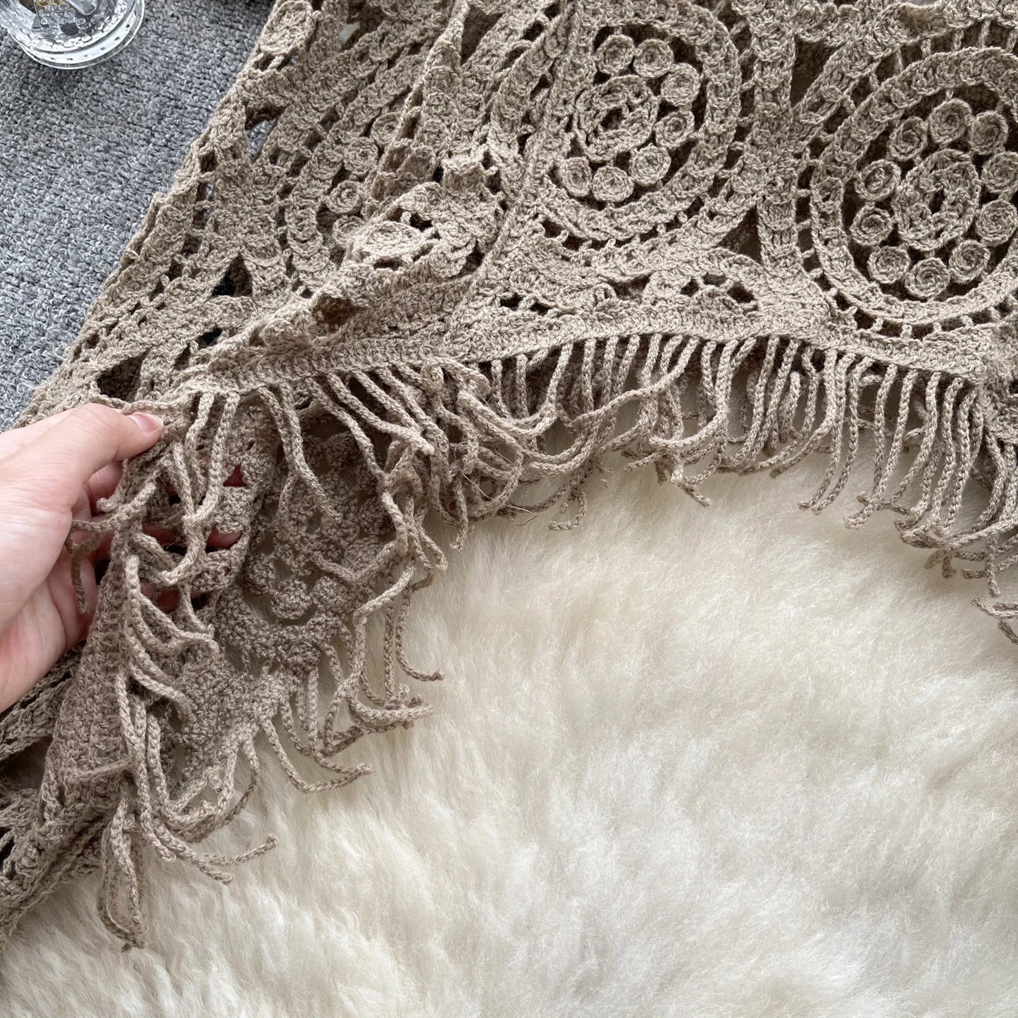 Casual Loose Knitting Top O Neck Hook Flower Hollow Long Sleeved Tassel Design Fashion French Vintage Blouse