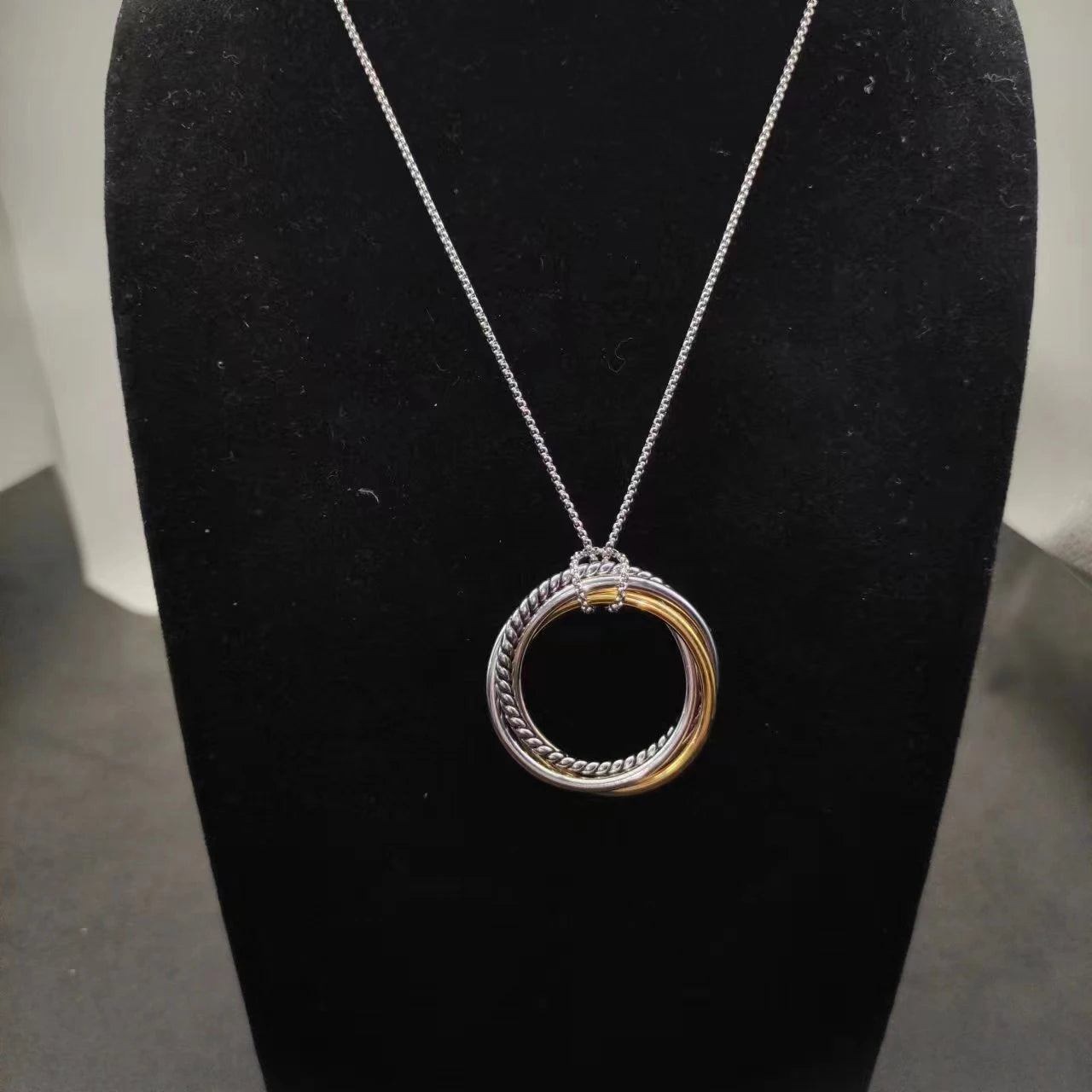 2025 New DY Classic Pendant Necklaces Elegant Versatile Designs for Suitable for Both Men and Women