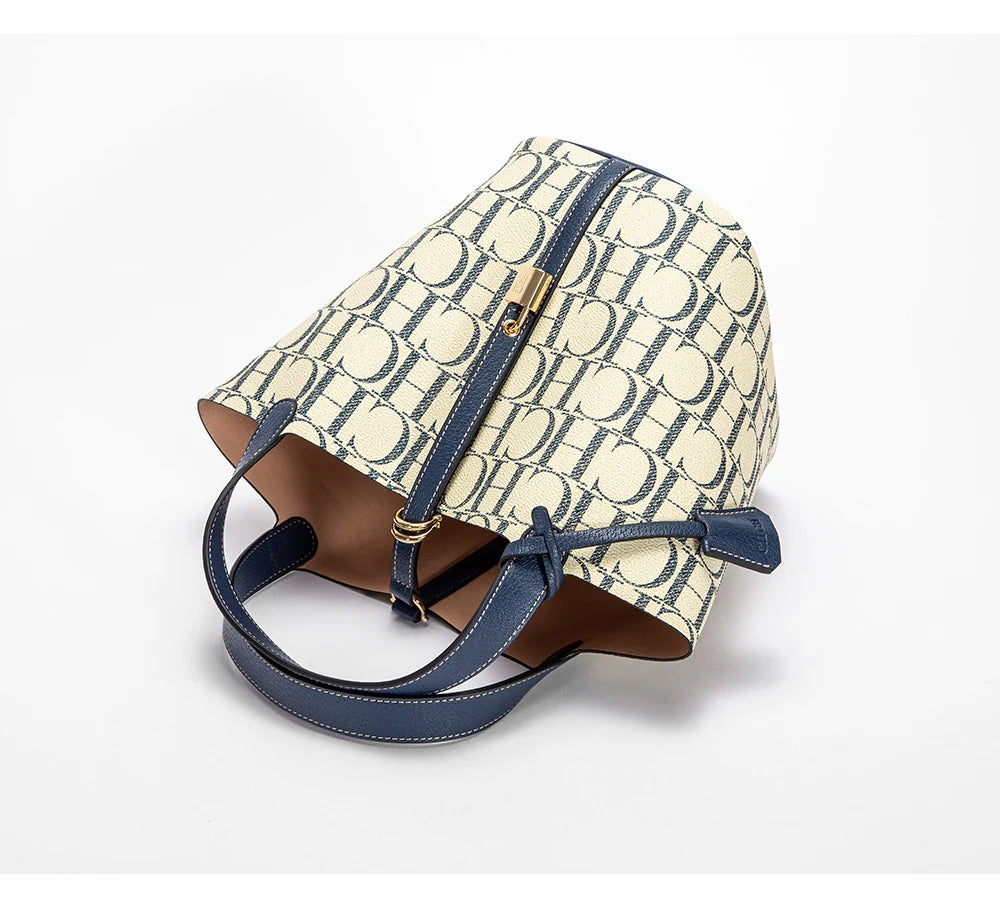 CH Large Capacity Daily Commuter Crossbody Bag Fashion Letter Print Design Ladies Temperament Shoulder Bag Versatile Premium