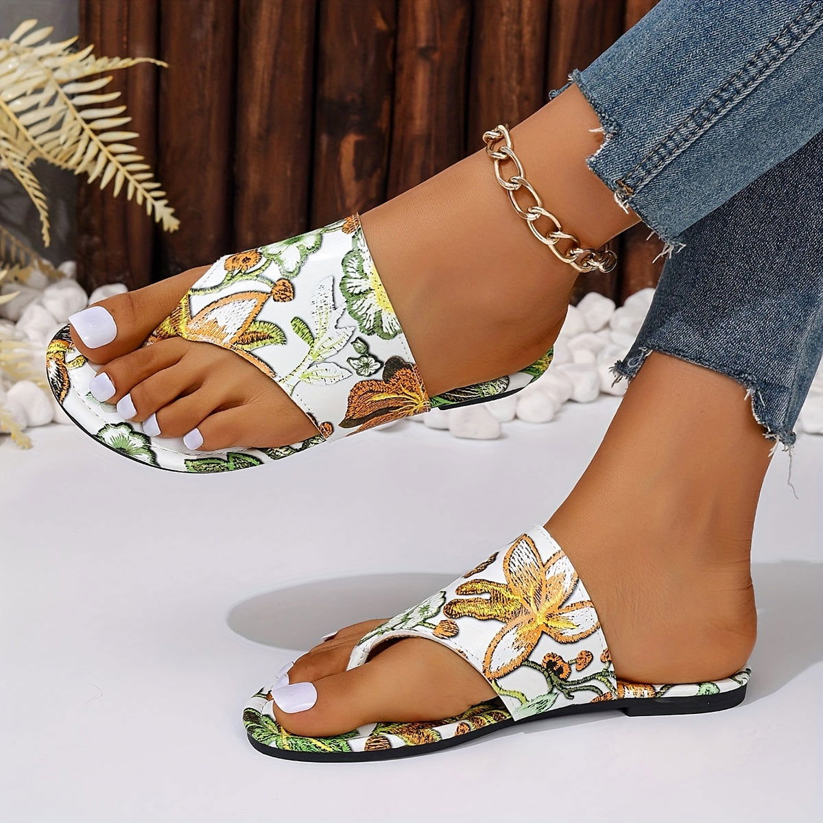 Trendy Womens Flip Flops with Vibrant Floral Print - Fashion-Forward Beach Slides for Summer - Comfortable Casual Outdoor Shoes - Fashionqueene.com-flipflops