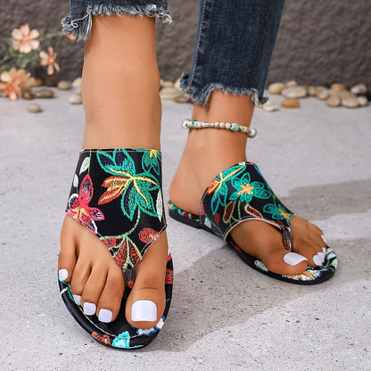 Trendy Womens Flip Flops with Vibrant Floral Print - Fashion-Forward Beach Slides for Summer - Comfortable Casual Outdoor Shoes - Fashionqueene.com-flipflops