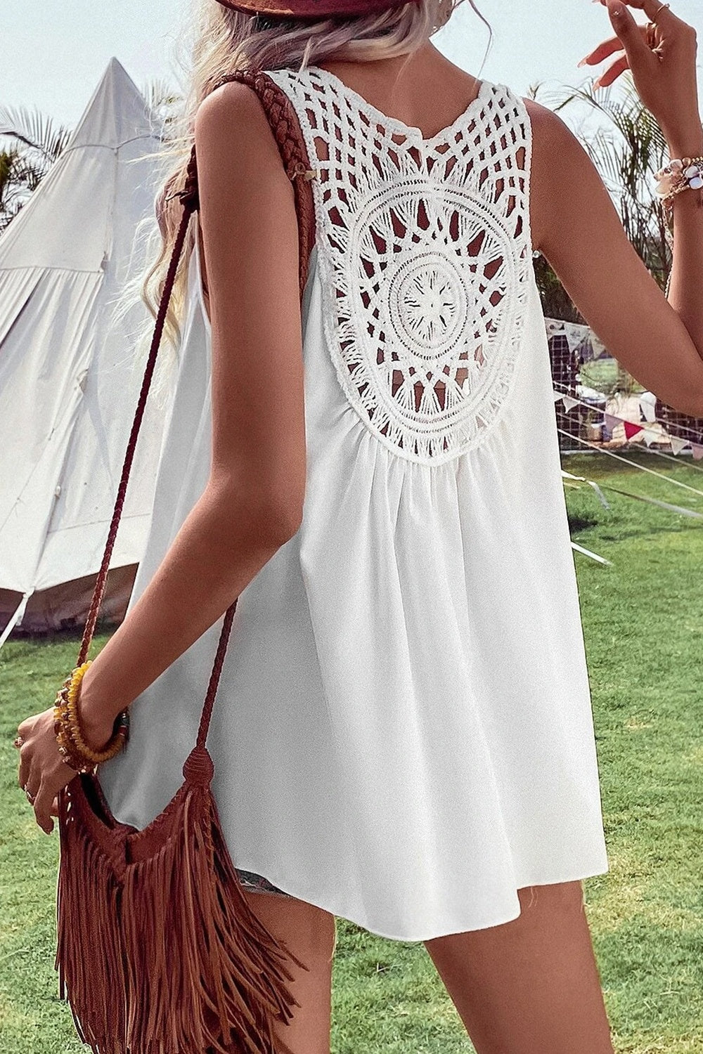 Openwork V-Neck Tank White / S White / M White / L White / S-White / M-White / L-Black / S-Black / M-Black / L-