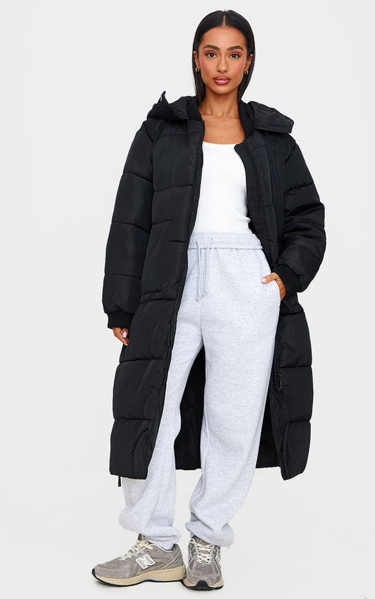 https://cdn-img.prettylittlething.com/d/7/3/5/d735ce731c985fb6eb304335768202df8c4bdfed_cnj4386_1.jpg